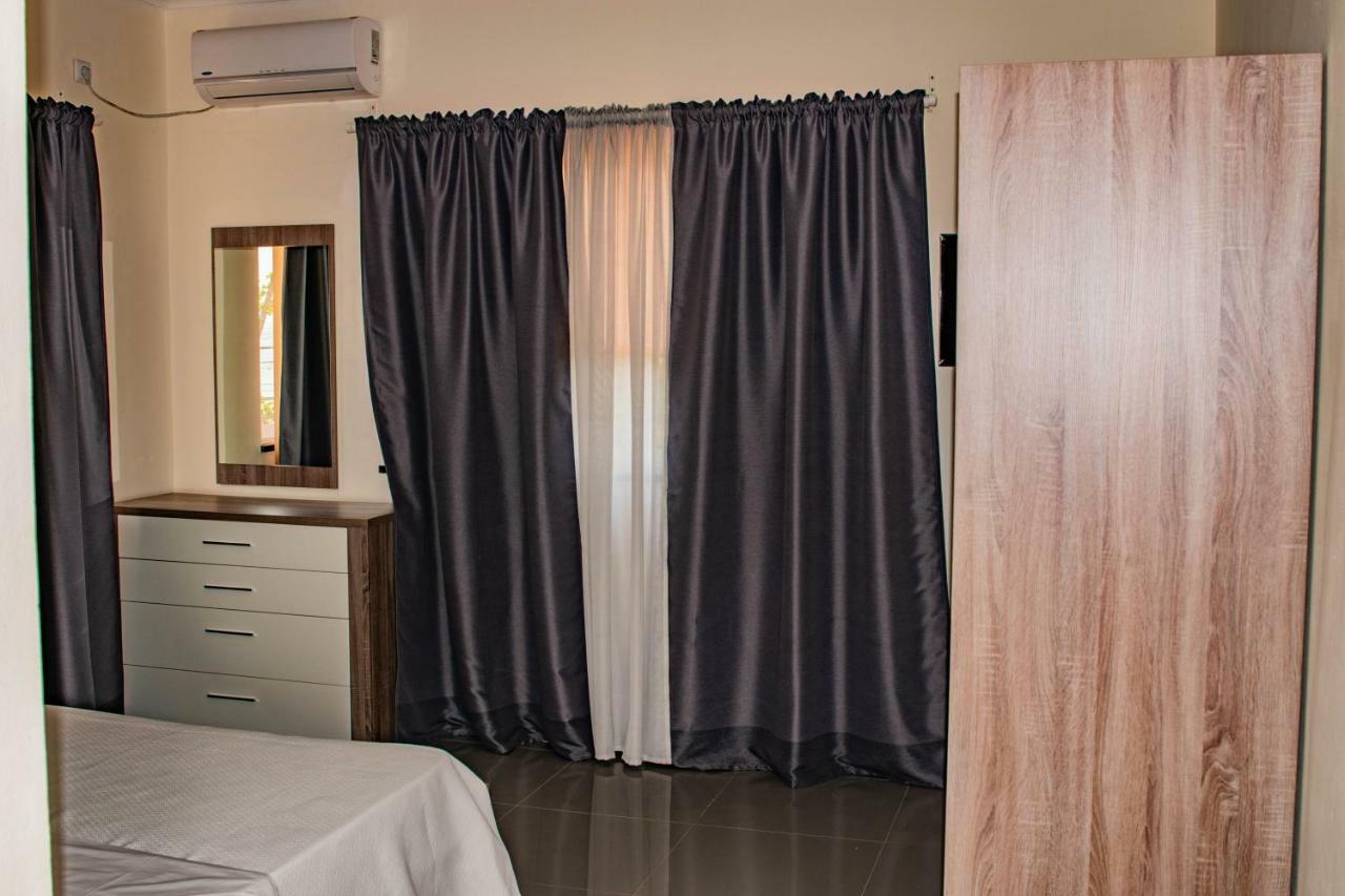 Hotel Vitoria Сао Томе Екстериор снимка