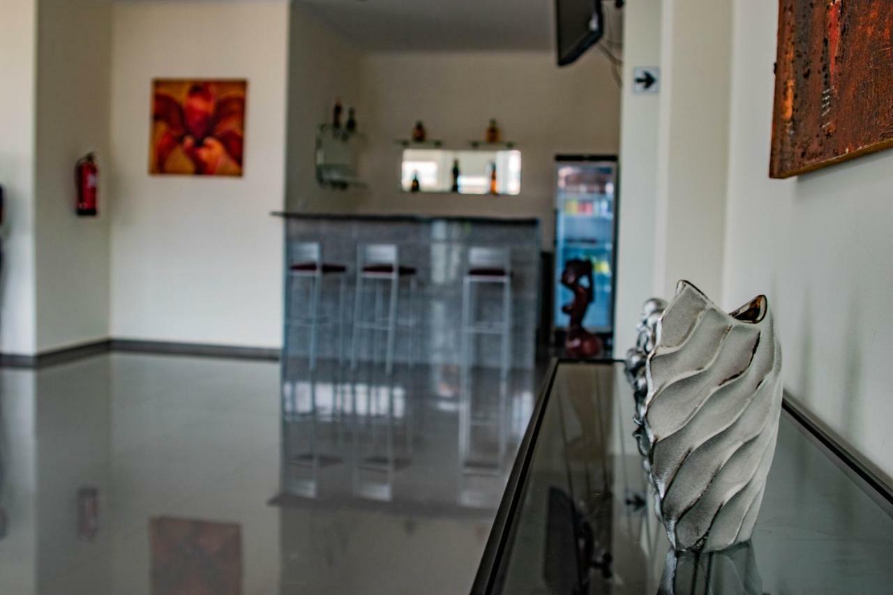 Hotel Vitoria Сао Томе Екстериор снимка