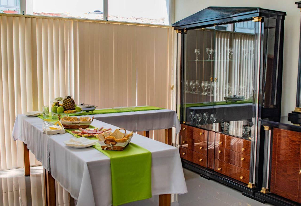 Hotel Vitoria Сао Томе Екстериор снимка