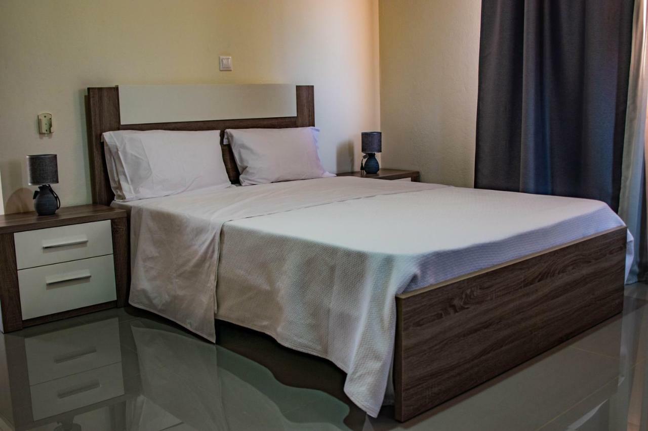 Hotel Vitoria Сао Томе Екстериор снимка